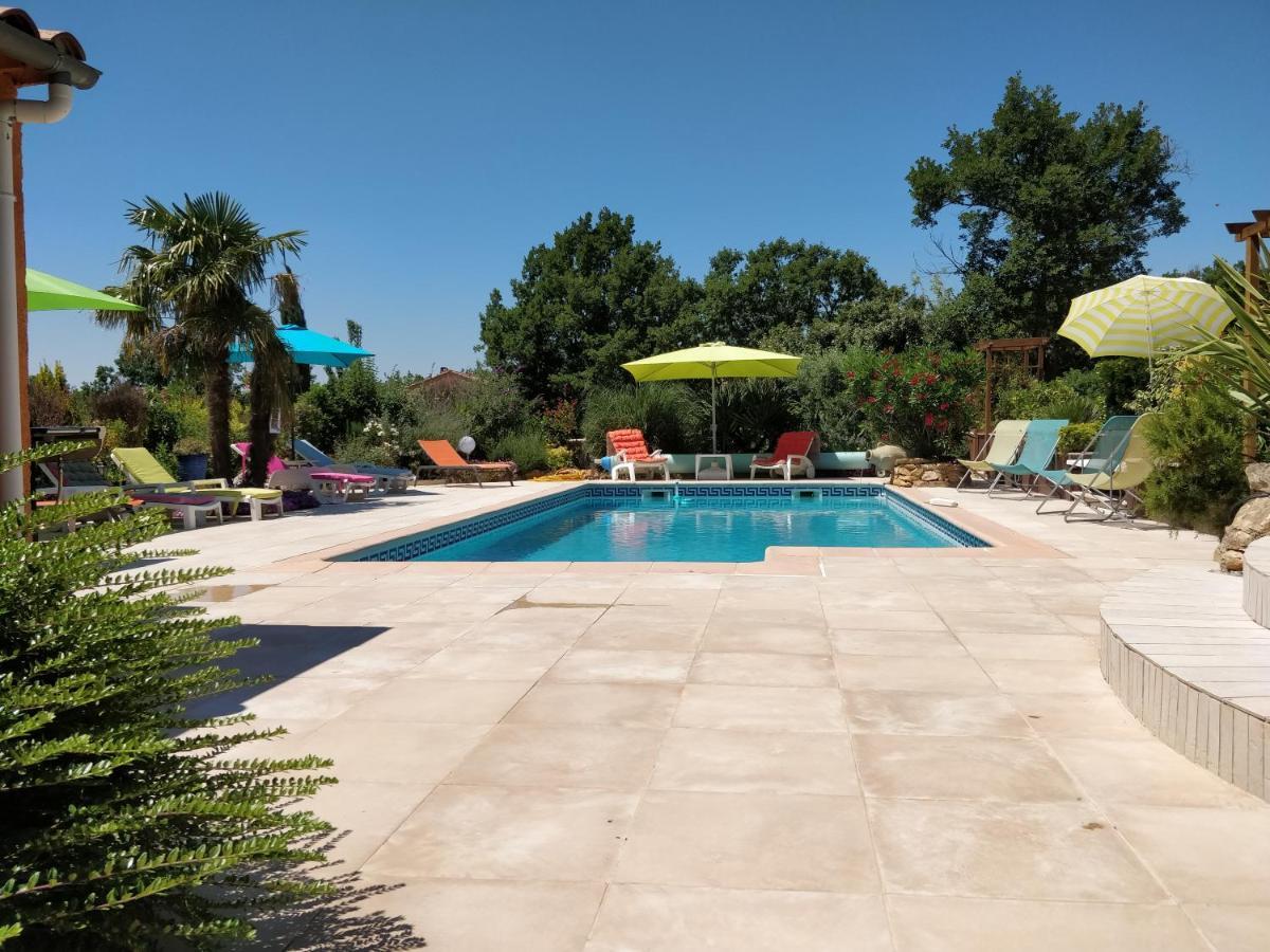 Les Chenes Chez Jo Et Aime Bed & Breakfast Régusse Dış mekan fotoğraf